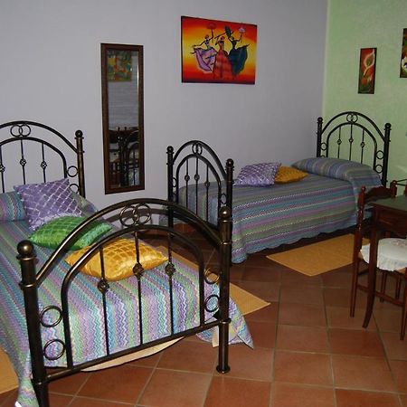 Bed and Breakfast Sette Nani à Elmas Extérieur photo
