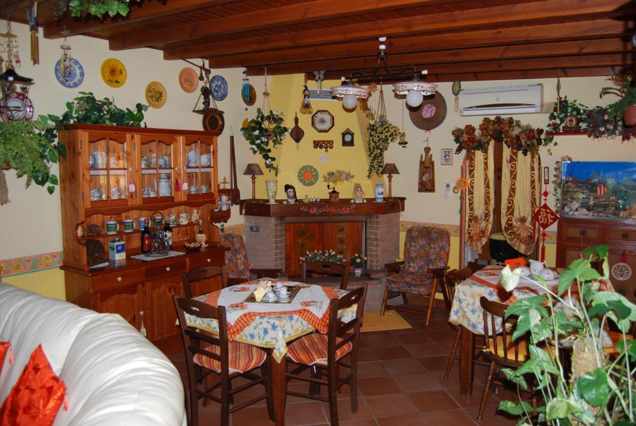 Bed and Breakfast Sette Nani à Elmas Extérieur photo